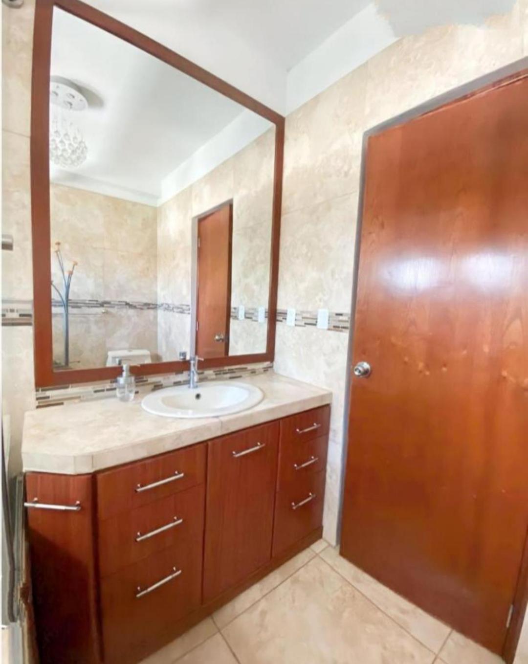 Deluxe Hotel Talara - A 5 Minutos Del Aeropuerto Y Plaza De Armas Δωμάτιο φωτογραφία